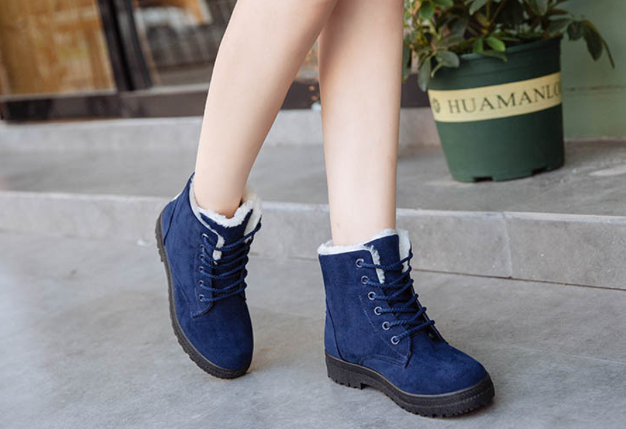 Winter New Women Snow Boots Flat With Large Size Casual Cotton Shoes Trend Women Vulcanized Shoes Artificial Plush